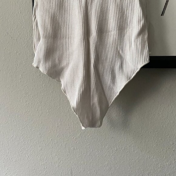 Emma & Sam | EUC Ribbed Ladder Detail Sleeveless Bodysuit in White Size XS - Picture 6 of 8